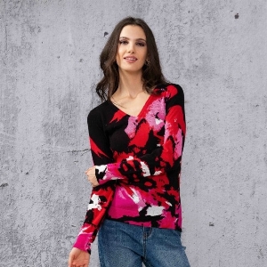 ALISON SHERI Chandail col en V noir, rose et rouge