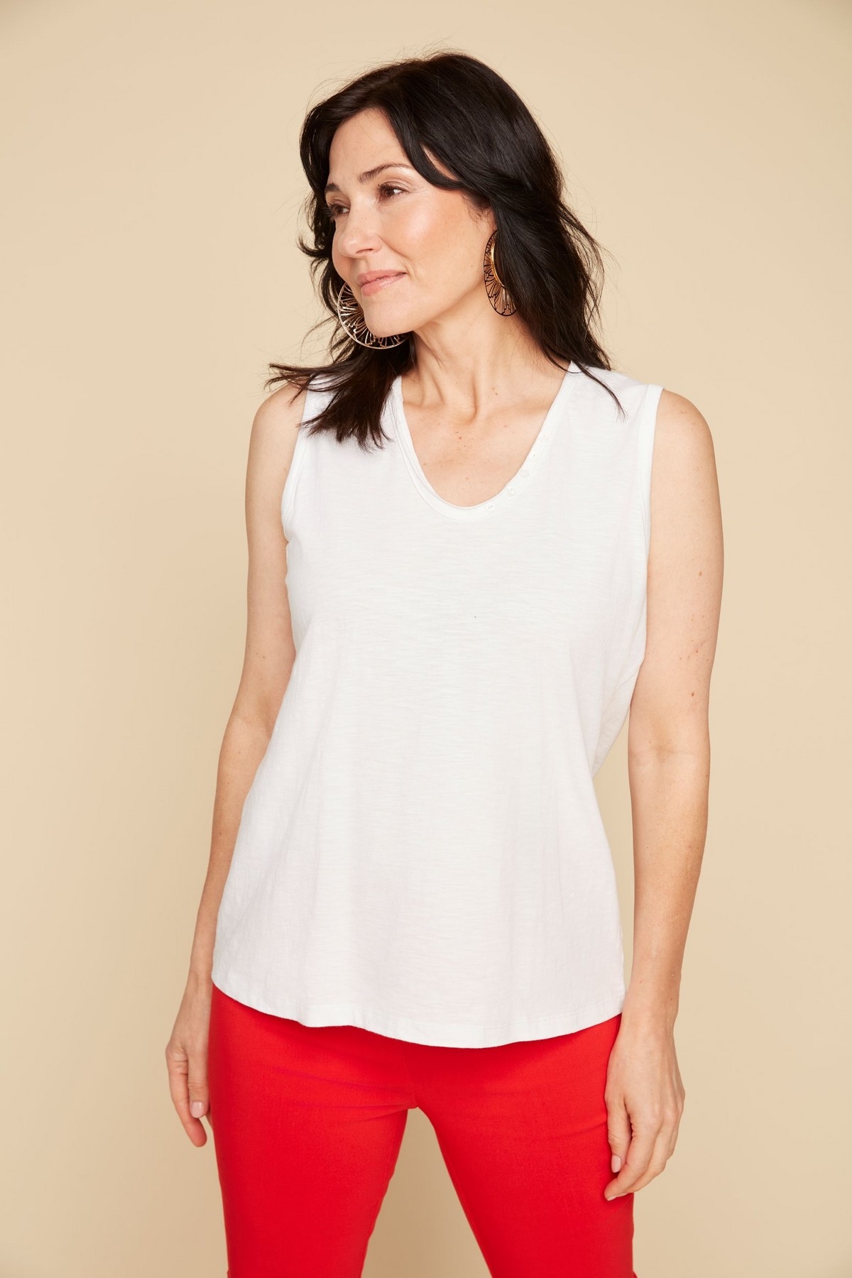 RENUAR Camisole à col en V avec boutons décoratifs