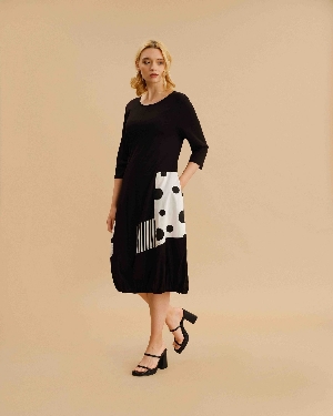 FASHION CO.Robe longue avec appliqués contrastants C-Noir