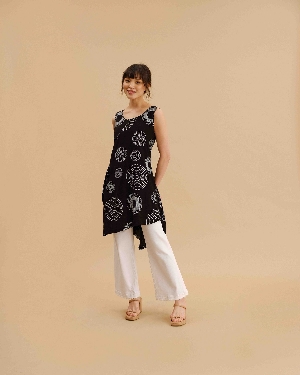 FASHION CO. Tunique longue sans manche imprimé de cercle C-Noir