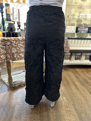 SHANNON PASSERO Pantalon froissé à jambes larges C-Noir