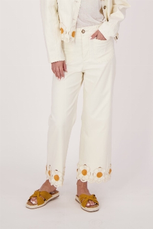 GABBY ISABELLA Pantalon denim avec fleurs à l'ourlet C- Beige