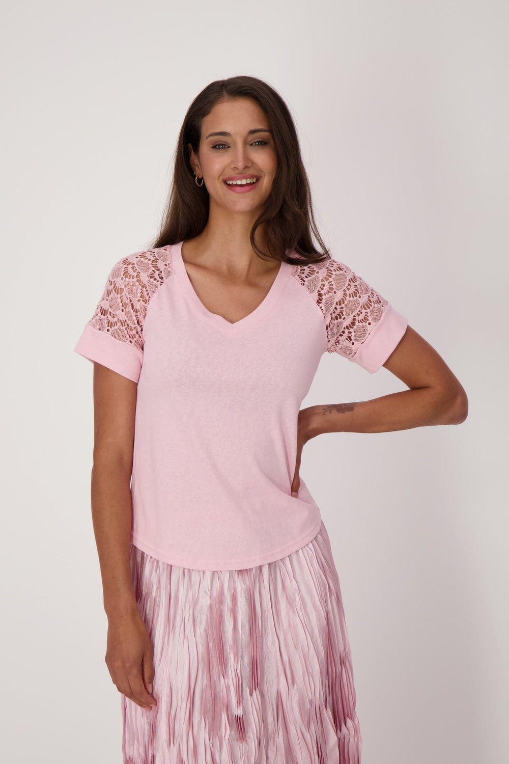 GABBY ISABELLA T-Shirt avec dentelle aux manches