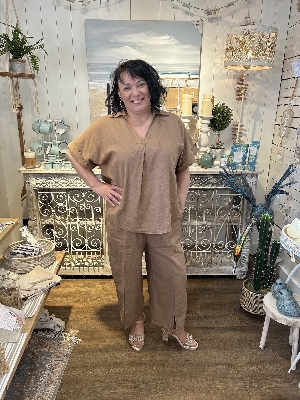 M ITALY Capri pull on à jambes larges avec fente devant C-Noisette