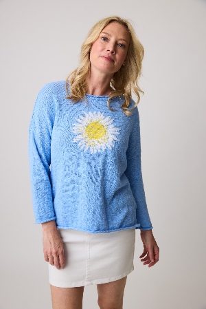 COTTON COUNTRY Tricot de coton fleur blanche devant C- Bleu