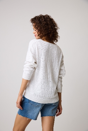 COTTON COUNTRY Tricot de coton avec fleur devant C-Blanc