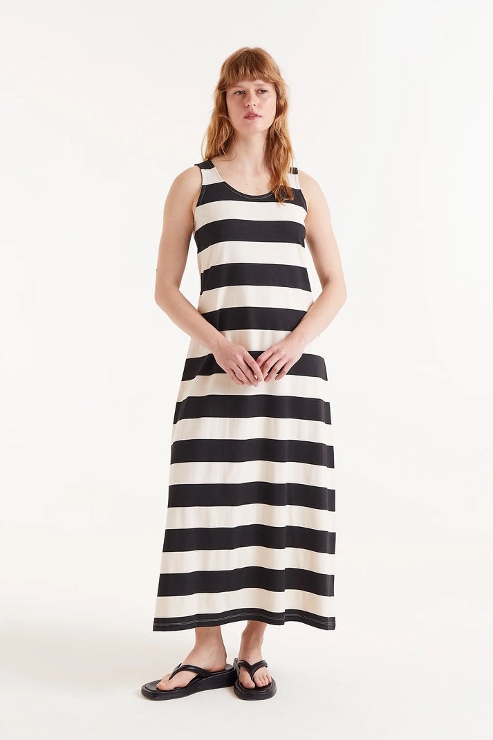 COMPANIA FANTASTICA Robe maxi à rayures C-Noir et crème