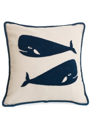 ADV Coussin carré 18X18po  Motif: Baleines C- Crème et Marine