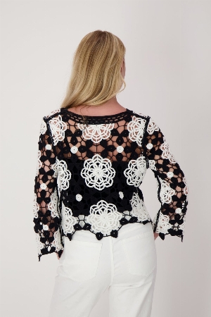GABBY ISABELLA Tricot à mailles à motif de fleurs contrastantes