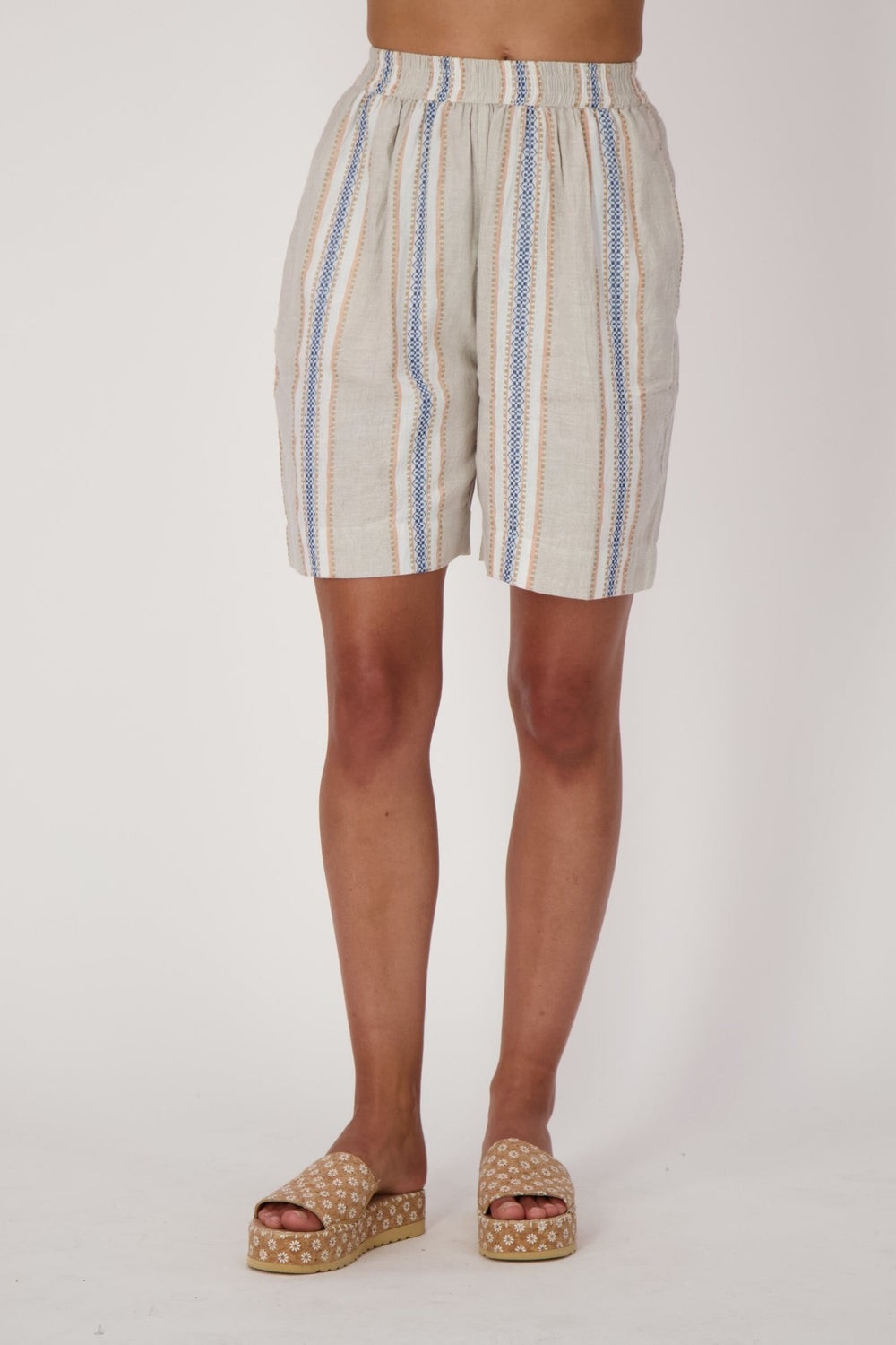 GABBY ISABELLA Short pull on rayé en lin et coton C- Beige