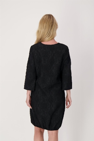 SPANNER Robe à tissu en relief à manches 3/4 C- Noir
