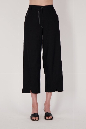 SPANNER Pantalon à jambe droites fendue à l'ourlet devant C-Noir