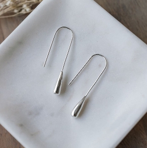 GLEE JEWELRY Boucles d'oreilles en forme de goutte allongée argent