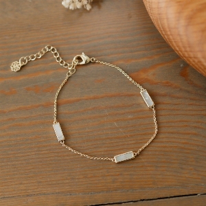 GLEE JEWELRY Bracelet de fines mailles avec insert de nacre de perle C-Or